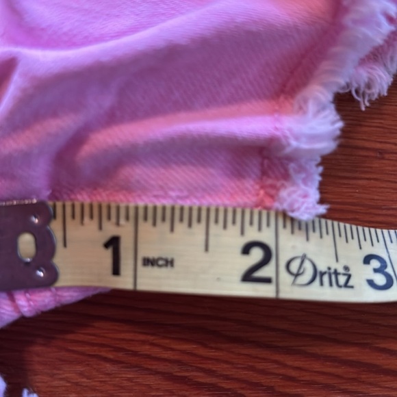 Oshkosh Toddler Pink Denim Shorts W/Raw Hem & Butterfly Size 3T - Picture 6 of 8